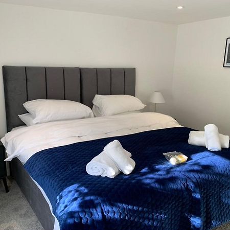 The White House Flat By Select Sa Apartment Reading Ngoại thất bức ảnh