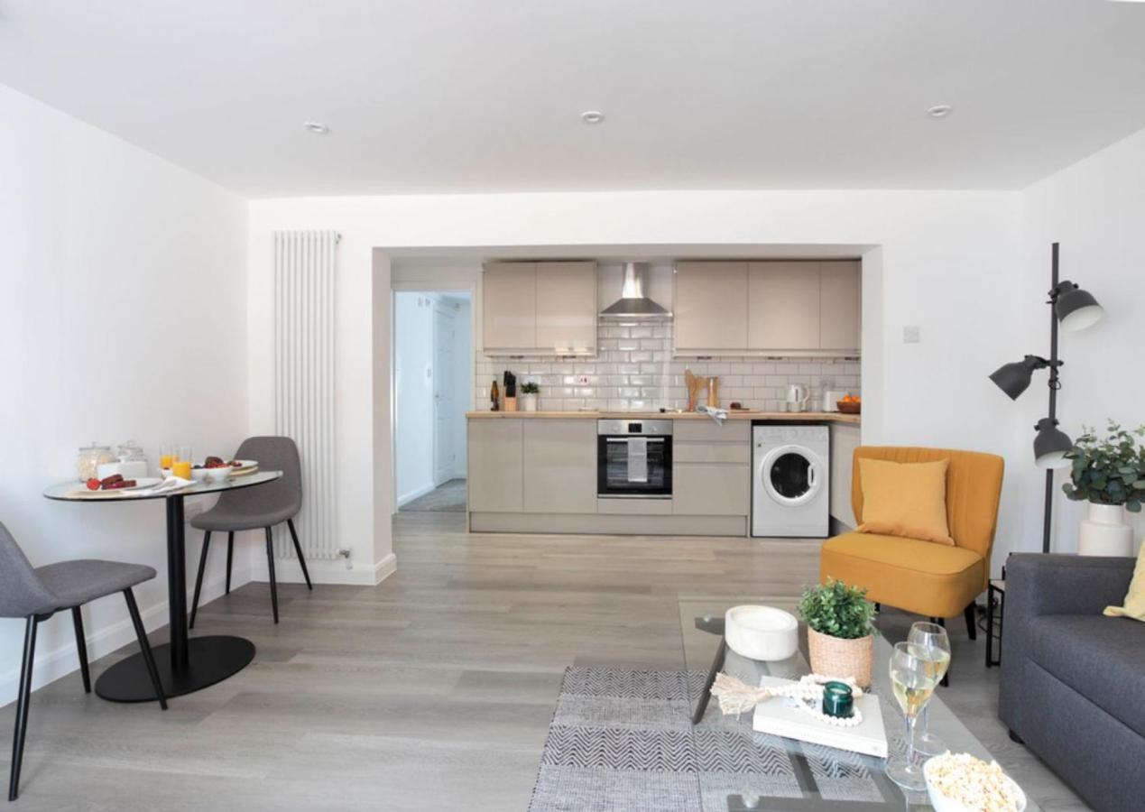 The White House Flat By Select Sa Apartment Reading Ngoại thất bức ảnh